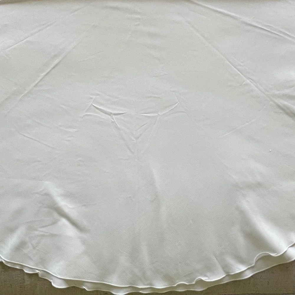 Cream White Textured Crepe Circular Tablecloth Lettuce Edge Hem 62 Inch Round